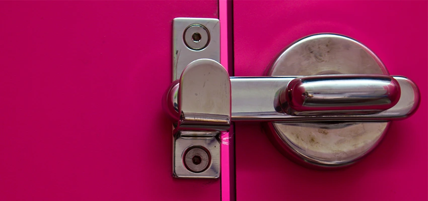 Childproof Gate Lock in Larkfield-Wikiup, California