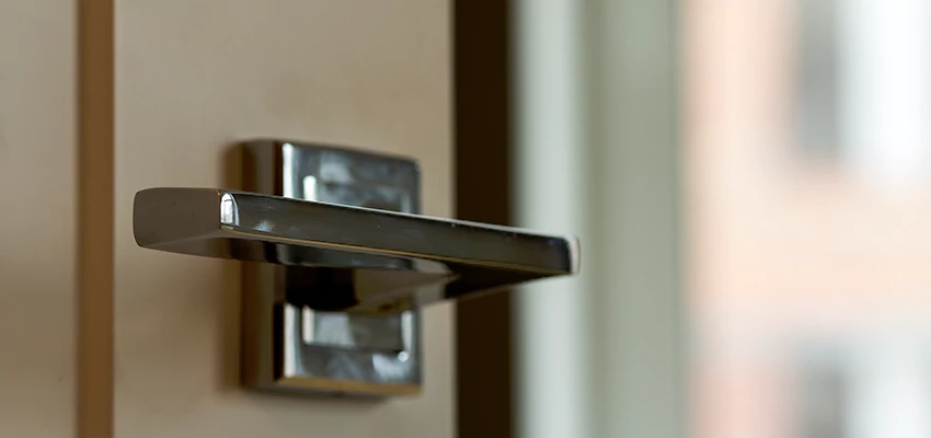 Door Lever Knob Repair in Larkfield-Wikiup, California